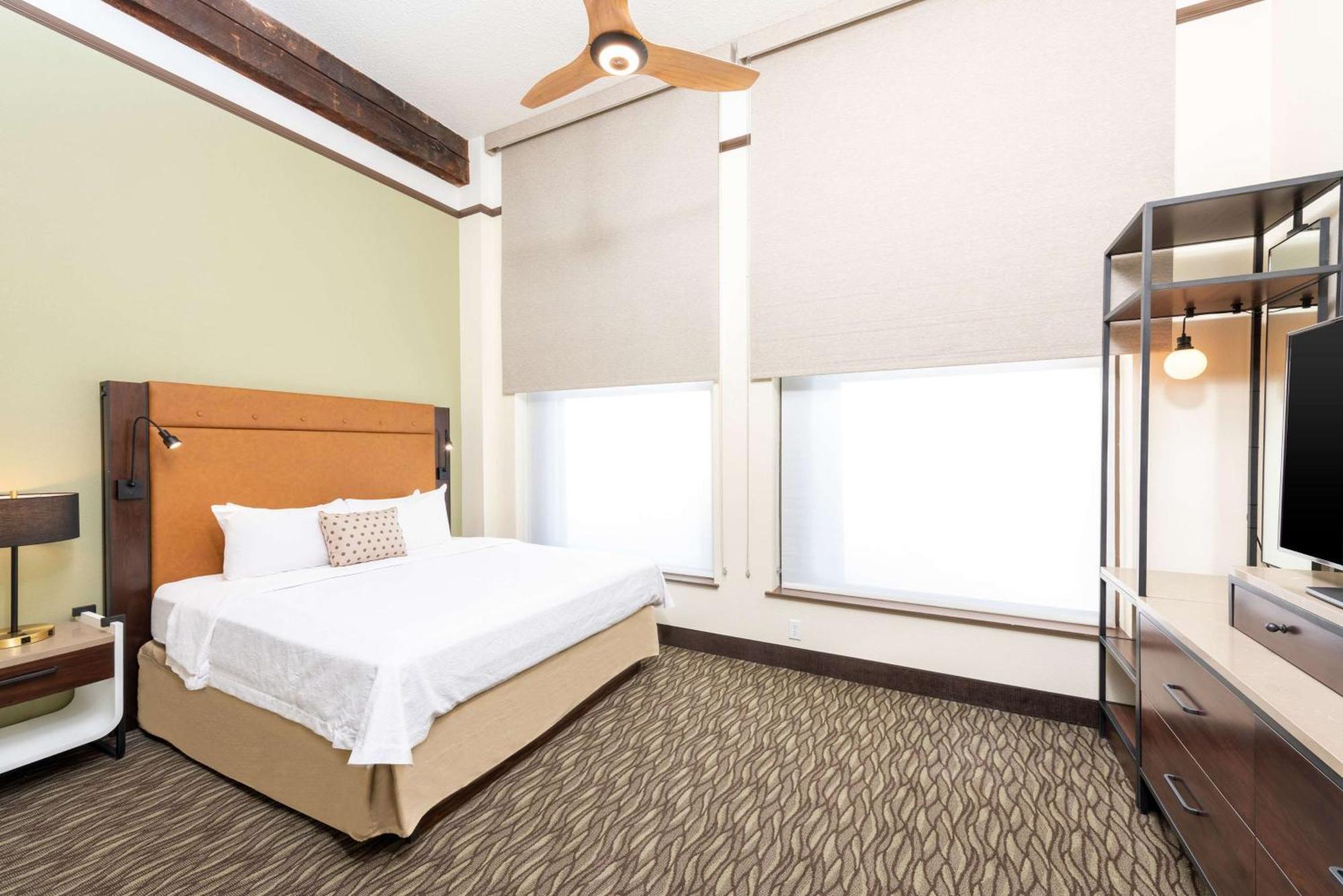 Homewood Suites By Hilton Indianapolis Downtown Exterior photo