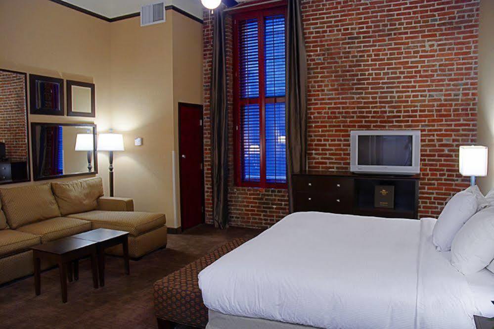 Homewood Suites By Hilton Indianapolis Downtown Exterior photo